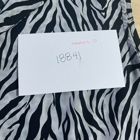 Notations women's large black white zebra print sleeveless blouse top button up - Picture 15 of 15
